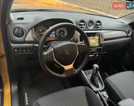 Желтый Сузуки Витара, объемом двигателя 1.59 л и пробегом 29 тыс. км за 19800 $, фото 15 на Automoto.ua