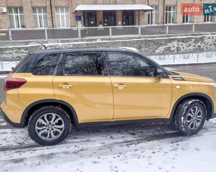 Жовтий Сузукі Вітара, об'ємом двигуна 1.59 л та пробігом 89 тис. км за 16800 $, фото 3 на Automoto.ua