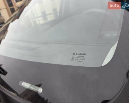 Желтый Сузуки Витара, объемом двигателя 1.59 л и пробегом 29 тыс. км за 19800 $, фото 10 на Automoto.ua