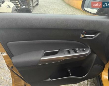 Желтый Сузуки Витара, объемом двигателя 1.59 л и пробегом 29 тыс. км за 19800 $, фото 14 на Automoto.ua