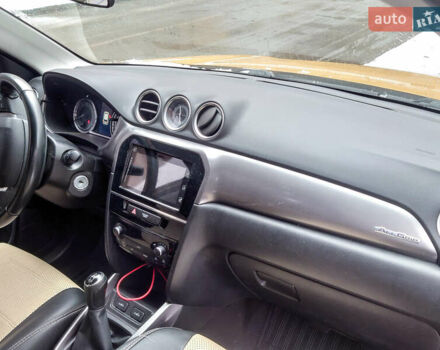 Жовтий Сузукі Вітара, об'ємом двигуна 1.59 л та пробігом 89 тис. км за 16800 $, фото 8 на Automoto.ua