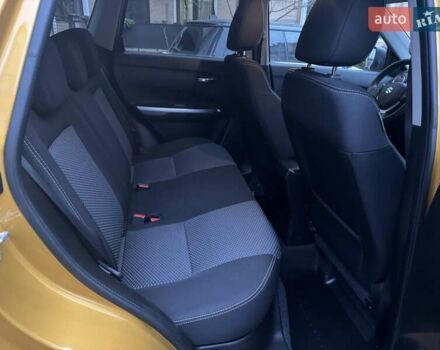 Желтый Сузуки Витара, объемом двигателя 1.59 л и пробегом 29 тыс. км за 19800 $, фото 31 на Automoto.ua