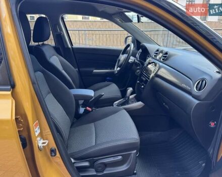 Желтый Сузуки Витара, объемом двигателя 1.59 л и пробегом 29 тыс. км за 19800 $, фото 16 на Automoto.ua