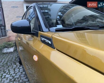 Желтый Сузуки Витара, объемом двигателя 1.59 л и пробегом 29 тыс. км за 19800 $, фото 12 на Automoto.ua