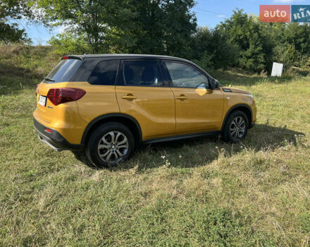 Желтый Сузуки Витара, объемом двигателя 1.6 л и пробегом 20 тыс. км за 18900 $, фото 7 на Automoto.ua