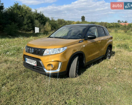 Желтый Сузуки Витара, объемом двигателя 1.6 л и пробегом 20 тыс. км за 18900 $, фото 1 на Automoto.ua