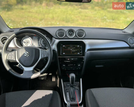 Желтый Сузуки Витара, объемом двигателя 1.6 л и пробегом 20 тыс. км за 18900 $, фото 10 на Automoto.ua