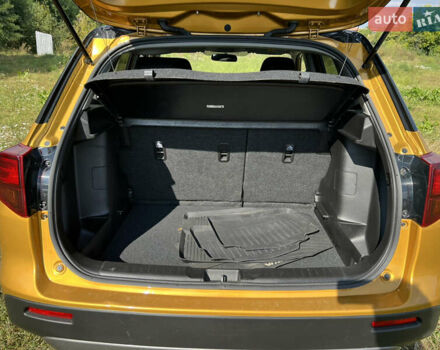 Желтый Сузуки Витара, объемом двигателя 1.6 л и пробегом 20 тыс. км за 18900 $, фото 8 на Automoto.ua