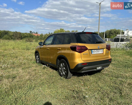 Желтый Сузуки Витара, объемом двигателя 1.6 л и пробегом 20 тыс. км за 18900 $, фото 4 на Automoto.ua