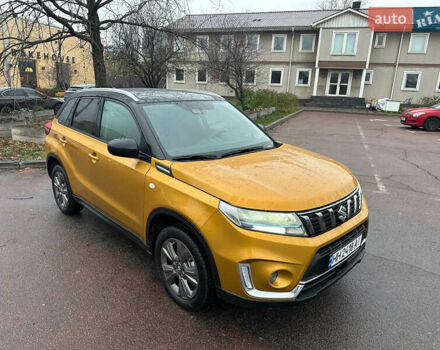 Желтый Сузуки Витара, объемом двигателя 1.37 л и пробегом 1 тыс. км за 19990 $, фото 7 на Automoto.ua