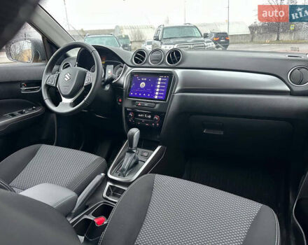 Желтый Сузуки Витара, объемом двигателя 1.37 л и пробегом 1 тыс. км за 19990 $, фото 32 на Automoto.ua