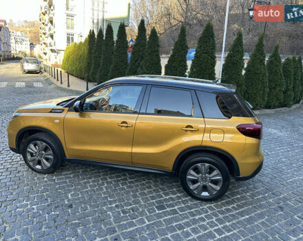 Желтый Сузуки Витара, объемом двигателя 1.37 л и пробегом 1 тыс. км за 17900 $, фото 3 на Automoto.ua