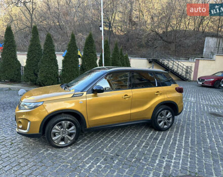 Желтый Сузуки Витара, объемом двигателя 1.37 л и пробегом 1 тыс. км за 17900 $, фото 2 на Automoto.ua