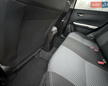 Желтый Сузуки Витара, объемом двигателя 1.37 л и пробегом 1 тыс. км за 17900 $, фото 25 на Automoto.ua