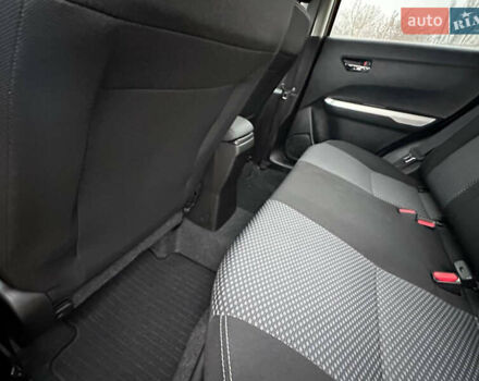 Желтый Сузуки Витара, объемом двигателя 1.37 л и пробегом 1 тыс. км за 19990 $, фото 23 на Automoto.ua