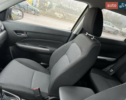 Желтый Сузуки Витара, объемом двигателя 1.37 л и пробегом 1 тыс. км за 17900 $, фото 32 на Automoto.ua