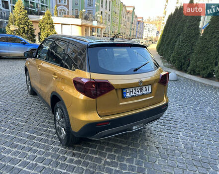 Желтый Сузуки Витара, объемом двигателя 1.37 л и пробегом 1 тыс. км за 17900 $, фото 5 на Automoto.ua