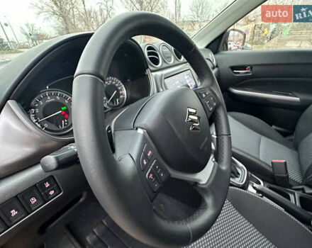 Желтый Сузуки Витара, объемом двигателя 1.37 л и пробегом 1 тыс. км за 19990 $, фото 21 на Automoto.ua