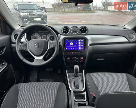 Желтый Сузуки Витара, объемом двигателя 1.37 л и пробегом 1 тыс. км за 19990 $, фото 26 на Automoto.ua