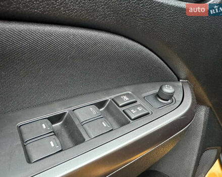 Желтый Сузуки Витара, объемом двигателя 1.37 л и пробегом 1 тыс. км за 19990 $, фото 12 на Automoto.ua