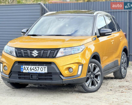 Жовтий Сузукі Вітара, об'ємом двигуна 1.37 л та пробігом 141 тис. км за 17800 $, фото 1 на Automoto.ua