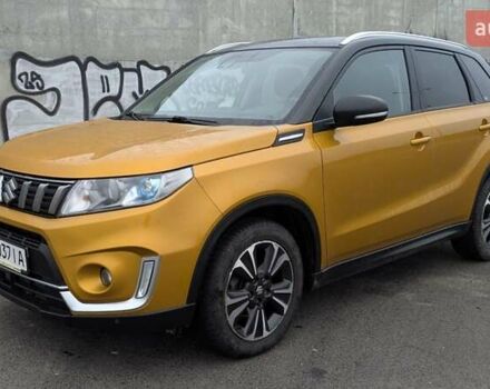 Желтый Сузуки Витара, объемом двигателя 1.37 л и пробегом 47 тыс. км за 21500 $, фото 1 на Automoto.ua