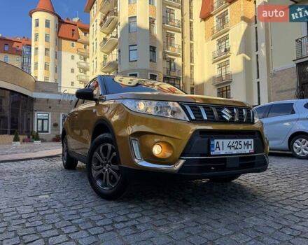 Желтый Сузуки Витара, объемом двигателя 1.59 л и пробегом 29 тыс. км за 20500 $, фото 1 на Automoto.ua