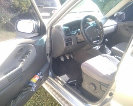 Серый Сузуки Витара, объемом двигателя 2.5 л и пробегом 270 тыс. км за 6300 $, фото 6 на Automoto.ua