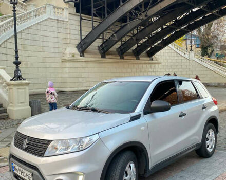 Серый Сузуки Витара, объемом двигателя 1.59 л и пробегом 147 тыс. км за 13500 $, фото 3 на Automoto.ua