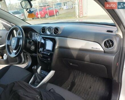 Сірий Сузукі Вітара, об'ємом двигуна 1.59 л та пробігом 138 тис. км за 12500 $, фото 5 на Automoto.ua