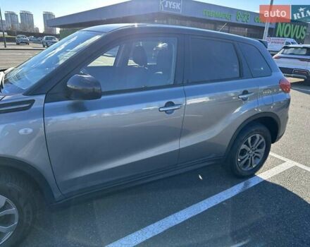 Серый Сузуки Витара, объемом двигателя 1.59 л и пробегом 158 тыс. км за 14800 $, фото 4 на Automoto.ua