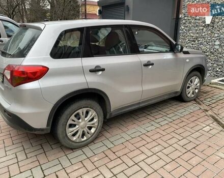 Серый Сузуки Витара, объемом двигателя 1.59 л и пробегом 44 тыс. км за 15000 $, фото 2 на Automoto.ua