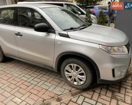 Серый Сузуки Витара, объемом двигателя 1.59 л и пробегом 44 тыс. км за 15000 $, фото 3 на Automoto.ua