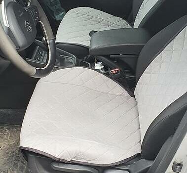 Серый Сузуки Витара, объемом двигателя 1.6 л и пробегом 70 тыс. км за 15000 $, фото 4 на Automoto.ua