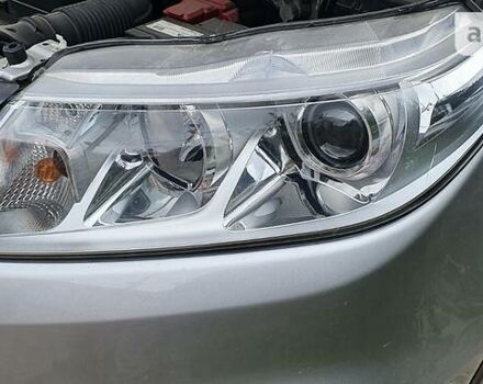 Серый Сузуки Витара, объемом двигателя 1.6 л и пробегом 70 тыс. км за 15000 $, фото 5 на Automoto.ua