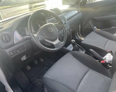 Серый Сузуки Витара, объемом двигателя 1.59 л и пробегом 94 тыс. км за 15000 $, фото 2 на Automoto.ua