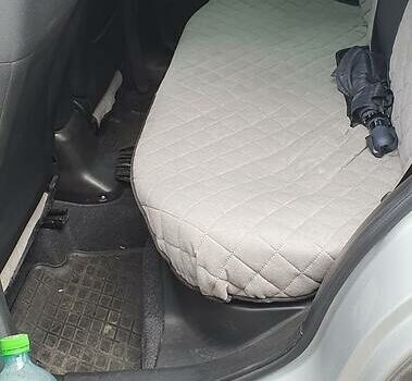 Серый Сузуки Витара, объемом двигателя 1.6 л и пробегом 70 тыс. км за 15000 $, фото 2 на Automoto.ua