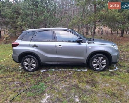 Сірий Сузукі Вітара, об'ємом двигуна 1 л та пробігом 88 тис. км за 17000 $, фото 2 на Automoto.ua