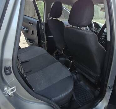 Серый Сузуки Витара, объемом двигателя 1 л и пробегом 150 тыс. км за 13000 $, фото 2 на Automoto.ua