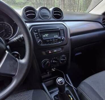 Серый Сузуки Витара, объемом двигателя 1 л и пробегом 150 тыс. км за 13000 $, фото 5 на Automoto.ua