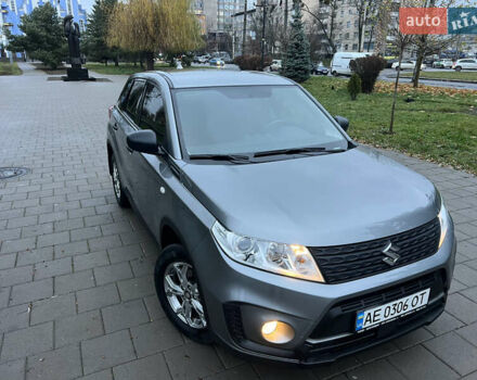 Сірий Сузукі Вітара, об'ємом двигуна 1.59 л та пробігом 11 тис. км за 19900 $, фото 5 на Automoto.ua