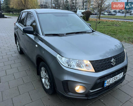 Сірий Сузукі Вітара, об'ємом двигуна 1.59 л та пробігом 11 тис. км за 19900 $, фото 4 на Automoto.ua
