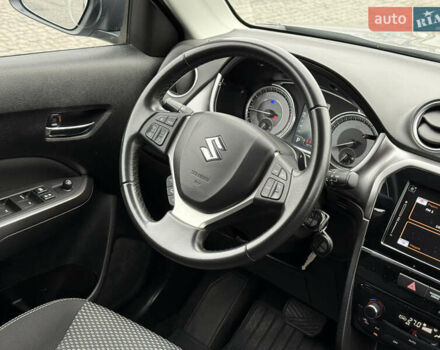 Сірий Сузукі Вітара, об'ємом двигуна 1.59 л та пробігом 35 тис. км за 19500 $, фото 16 на Automoto.ua