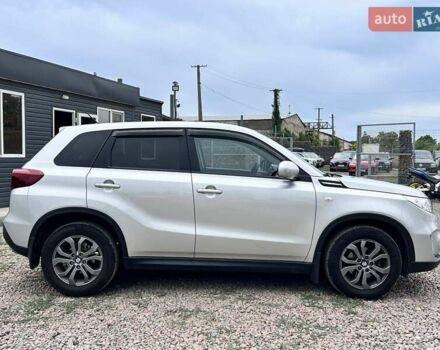 Сірий Сузукі Вітара, об'ємом двигуна 1.59 л та пробігом 42 тис. км за 22500 $, фото 3 на Automoto.ua