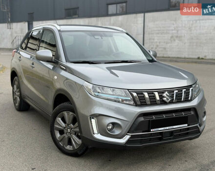 Сірий Сузукі Вітара, об'ємом двигуна 1.37 л та пробігом 11 тис. км за 23800 $, фото 1 на Automoto.ua