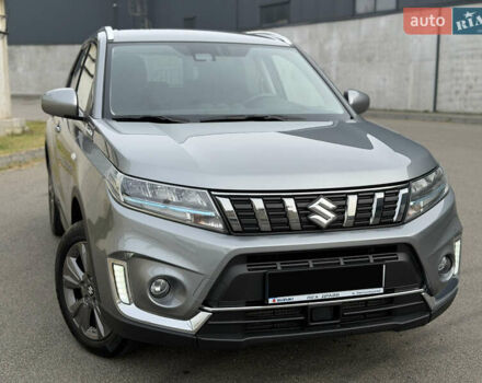 Сірий Сузукі Вітара, об'ємом двигуна 1.37 л та пробігом 11 тис. км за 23800 $, фото 2 на Automoto.ua