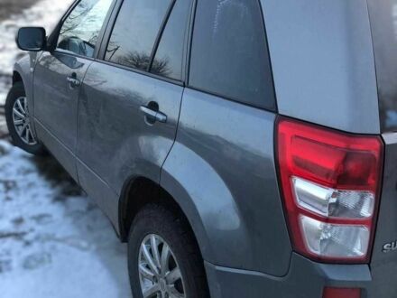 Серый Сузуки Витара, объемом двигателя 2 л и пробегом 302 тыс. км за 2000 $, фото 1 на Automoto.ua