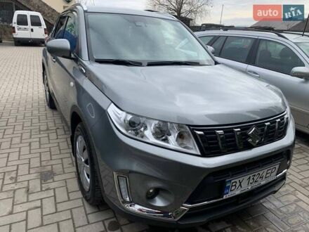 Сузуки Витара 2020 в Каменце-Подольском на Automoto.ua Серый Сузуки Витара, объемом двигателя 0 л и пробегом 13 тыс. км за 21500 $, фото 1 на Automoto.ua