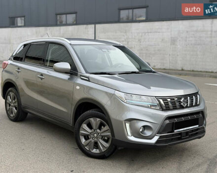 Сірий Сузукі Вітара, об'ємом двигуна 1.37 л та пробігом 11 тис. км за 23800 $, фото 1 на Automoto.ua