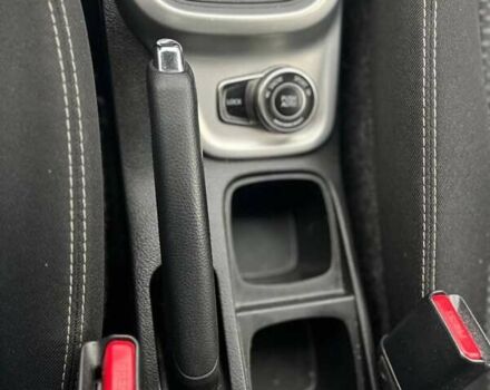 Сузуки Витара 2016 в Николаеве на Automoto.ua Синий Сузуки Витара, объемом двигателя 1.59 л и пробегом 186 тыс. км за 13899 $, фото 13 на Automoto.ua